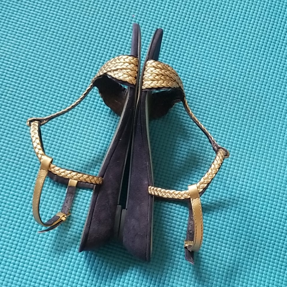 Kate Spade super cute low wedge sandals - Picture 3 of 4